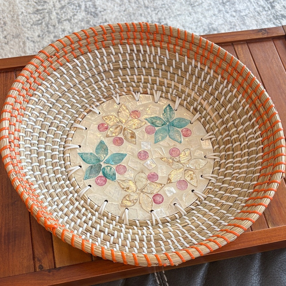 Halinh Rattan & Bamboo Natural Seagrass Woven Mother of Pearl Round Basket Tray